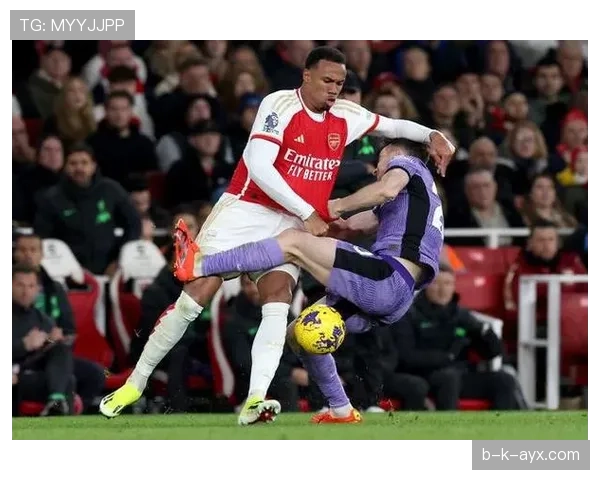 萨利巴与迪亚斯：体系型中卫的战术角色差异分析