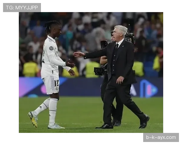 卡马文加 vs 克罗斯:出球能力与中场组织效率对比 卡马文加 vs 克罗斯:出球能力与中场组织效率对比