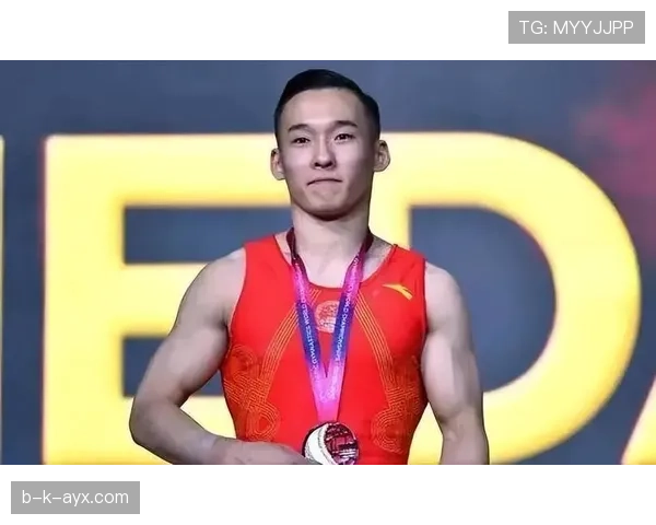 肖若腾这训练强度，凌晨四点还在吊环上晃？